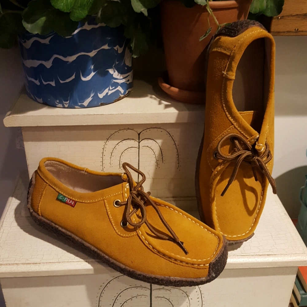 NEW WITHOUT TAGS===L RUN Suede Shoes Size Women's 9.5